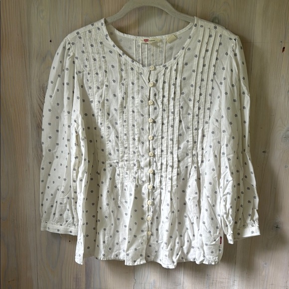 Levi's Tops - Levi’s 3/4 Sleeve Top Size M